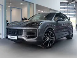 Quarzitgraumetallic Gebraucht 2025 Porsche Cayenne SUV | 131.800 € (Fairer Preis)