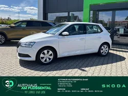 Weiß Gebraucht 2021 Skoda Fabia Cool Plus Limousine | 12.980 € (Fairer Preis)