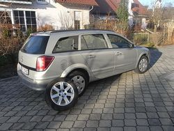 Grau Gebraucht 2006 Opel Astra Edition Kombi | 9.990 €