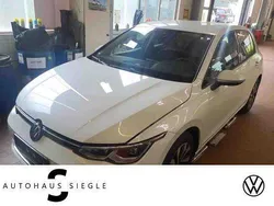 Oryxweiß perlmutteffekt (metallic) Gebraucht 2022 VW Golf VIII Active Limousine | 20.880 € (Guter Preis)