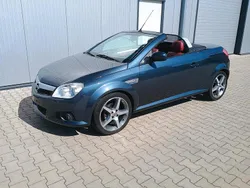 Blau Gebraucht 2006 Opel Tigra Cabrio | 2.650 € (Guter Preis)