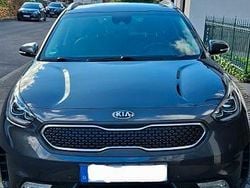 Grau Gebraucht 2018 Kia Niro Spirit SUV | 13.900 € (Guter Preis)