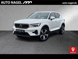 Crystal white / Gebraucht 2022 Volvo XC40 Plus SUV | 35.500 € (Etwas zu teuer)