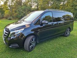 Schwarz Gebraucht 2016 Mercedes V250 Avantgarde Edition Van / Kleinbus | 36.500 € (Fairer Preis)