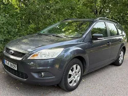 Schwarz Gebraucht 2010 Ford Focus Kombi | 1.950 € (Guter Preis)