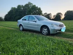 Grau Gebraucht 2002 Mercedes C180 Classic Limousine | 1.999 € (Fairer Preis)