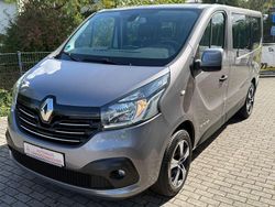 Silber Gebraucht 2015 Renault Trafic Expression Van / Kleinbus | 21.950 € (Etwas zu teuer)