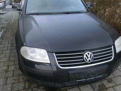 Schwarz Gebraucht 2004 VW Passat Kombi | 750 € (Superpreis)