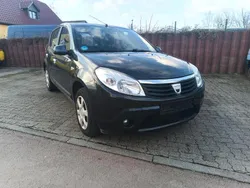Grau Gebraucht 2008 Dacia Sandero Kleinwagen | 2.499 € (Etwas zu teuer)