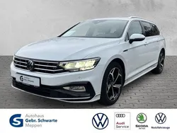 Weiß Gebraucht 2023 VW Passat Business Kombi | 36.400 € (Fairer Preis)