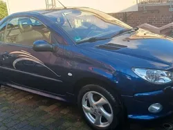 Blau Gebraucht 2004 Peugeot 206 CC Platinum Cabrio | 2.500 € (Etwas zu teuer)