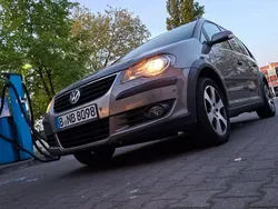 Grau Gebraucht 2008 VW Touran Van / Kleinbus | 4.000 € (Guter Preis)