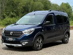 Blau Gebraucht 2018 Dacia Dokker Celebration Van | 12.500 € (Fairer Preis)