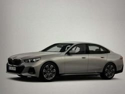 Grau Gebraucht 2024 BMW 520 M Sport Limousine | 47.500 € (Superpreis)