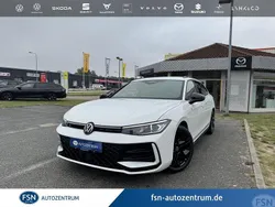 Pure white Gebraucht 2024 VW Passat R-line Kombi | 48.770 € (Teuer)