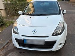 Weiß Gebraucht 2009 Renault Clio Coupé | 3.250 € (Fairer Preis)