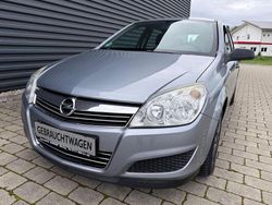 Silber Gebraucht 2009 Opel Astra Selection Limousine | 3.490 € (Etwas zu teuer)