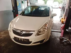 Weiß Gebraucht 2009 Opel Corsa Edition Limousine | 2.550 € (Guter Preis)