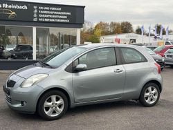 Silber Gebraucht 2006 Toyota Yaris Executive Kleinwagen | 2.490 € (Guter Preis)