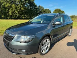 Grau Gebraucht 2014 Skoda Superb Elegance Kombi | 10.700 € (Etwas zu teuer)