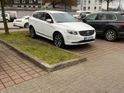 Weiß Gebraucht 2017 Volvo XC60 Inscription SUV | 21.500 € (Superpreis)