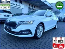 Weiß Gebraucht 2024 Skoda Octavia Style Kombi | 29.970 € (Superpreis)