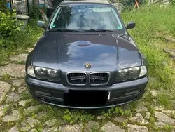 Grau Gebraucht 1999 BMW 316 Limousine | 1.000 €