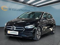 Schwarz Gebraucht 2022 Mercedes B220 Van / Kleinbus | 30.099 € (Fairer Preis)