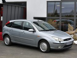 Grau Gebraucht 2004 Ford Focus Ghia Limousine | 3.800 €