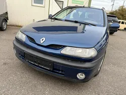 Blau Gebraucht 1999 Renault Laguna Kombi | 1.700 €