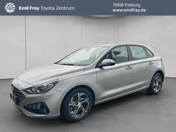 Silber Gebraucht 2023 Hyundai i30 Trend Limousine | 16.890 € (Guter Preis)