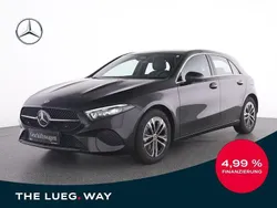 Schwarz metalliclack kosmossch Gebraucht 2024 Mercedes A180 Progressive Limousine | 27.585 € (Guter Preis)