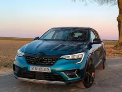 Blau Gebraucht 2023 Renault Arkana Techno SUV | 22.999 € (Guter Preis)