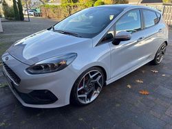 Grau Gebraucht 2020 Ford Fiesta ST Kleinwagen | 20.500 € (Teuer)