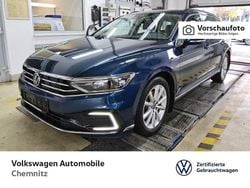 Aquamarinblau metallic Gebraucht 2021 VW Passat GTE Kombi | 22.950 € (Guter Preis)