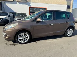 Braun Gebraucht 2010 Renault Scénic III Luxe Van / Kleinbus | 5.999 € (Fairer Preis)
