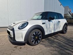Weiß Gebraucht 2023 Mini Cooper SE Kleinwagen | 23.500 € (Teuer)