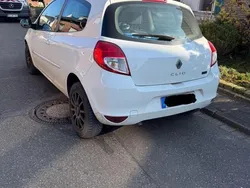 Weiß Gebraucht 2013 Renault Clio IV Kleinwagen | 2.800 € (Fairer Preis)