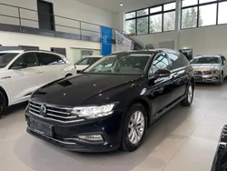 Deep black perleffekt Gebraucht 2022 VW Passat Business Kombi | 20.990 € (Guter Preis)