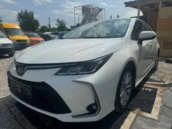 Weiß Gebraucht 2023 Toyota Corolla Team Limousine | 17.000 € (Fairer Preis)