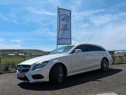 Weiß Gebraucht 2015 Mercedes CLS220 Shooting Brake AMG line Kombi | 27.450 €