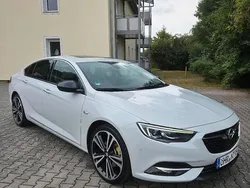 Weiß Gebraucht 2017 Opel Insignia Limousine | 13.899 € (Teuer)
