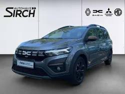 Dolomitgrau (grau) Gebraucht 2024 Dacia Jogger Extreme Van / Kleinbus | 20.989 € (Fairer Preis)