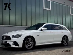 Weiß Gebraucht 2020 Mercedes E300 AMG line Limousine | 32.963 € (Fairer Preis)