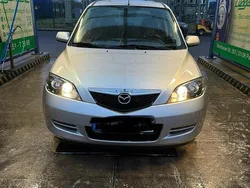 Grau Gebraucht 2006 Mazda 2 Kleinwagen | 2.600 € (Fairer Preis)