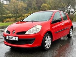 Rot Gebraucht 2009 Renault Clio II Limousine | 999 € (Superpreis)