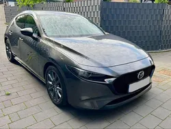 Grau Gebraucht 2020 Mazda 3 Selection Limousine | 19.500 € (Fairer Preis)