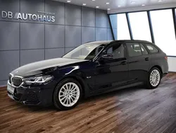 Blau Gebraucht 2022 BMW 530e Sport Line Kombi | 40.870 € (Fairer Preis)