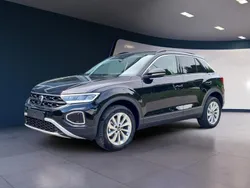 Deep black perleffekt Gebraucht 2025 VW T-Roc Life SUV | 31.579 € (Guter Preis)
