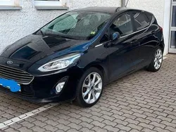 Schwarz Gebraucht 2017 Ford Fiesta Titanium Kleinwagen | 9.100 € (Fairer Preis)